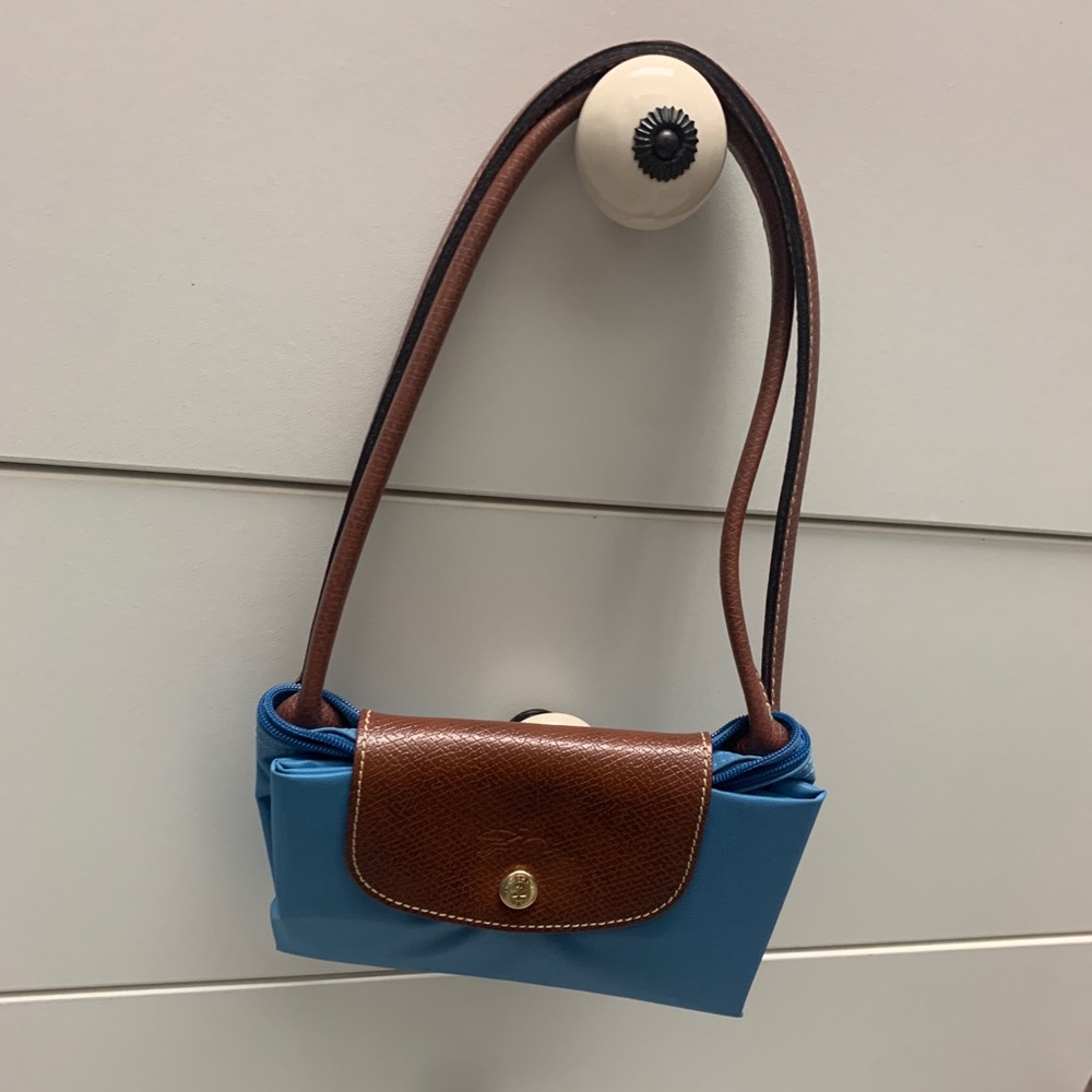 LIKE NEW Longchamp light blue purse